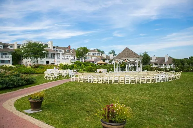 Water's Edge Resort & Spa