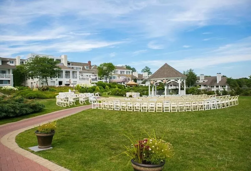 Water's Edge Resort & Spa