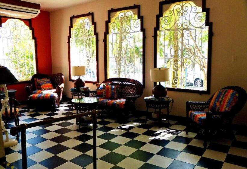 هتل Canario Boutique