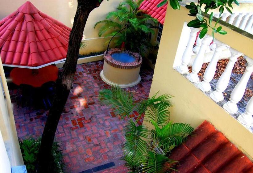 هتل Canario Boutique