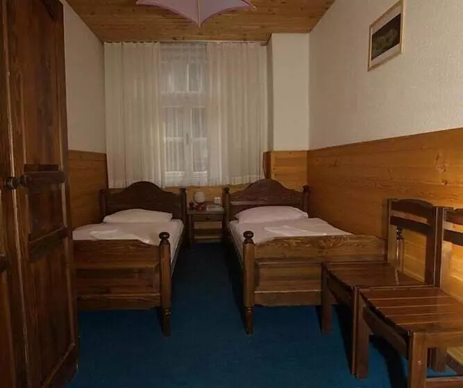 ホテル Hostel Pod Voglom