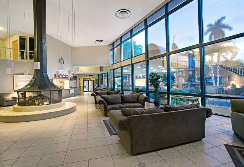 فندق على الطريق Knights Inn Hallandale