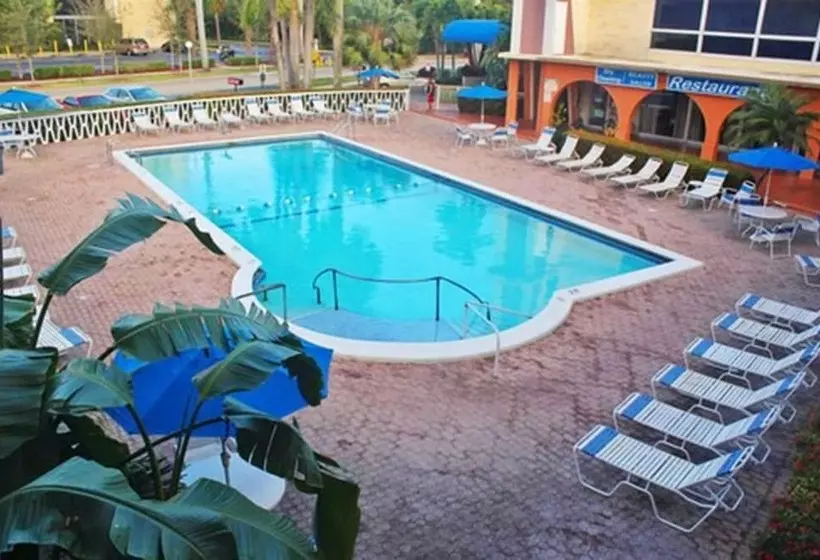 فندق على الطريق Knights Inn Hallandale