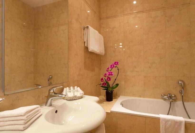 هتل Amarante Beau Manoir