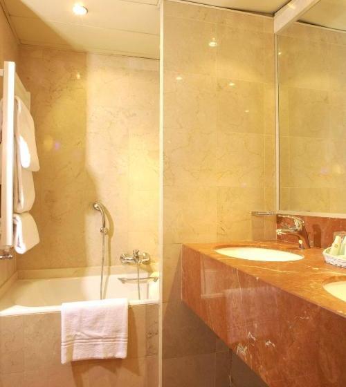 هتل Amarante Beau Manoir