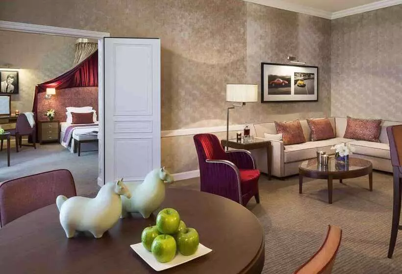 هتل Barriere Le Royal Deauville