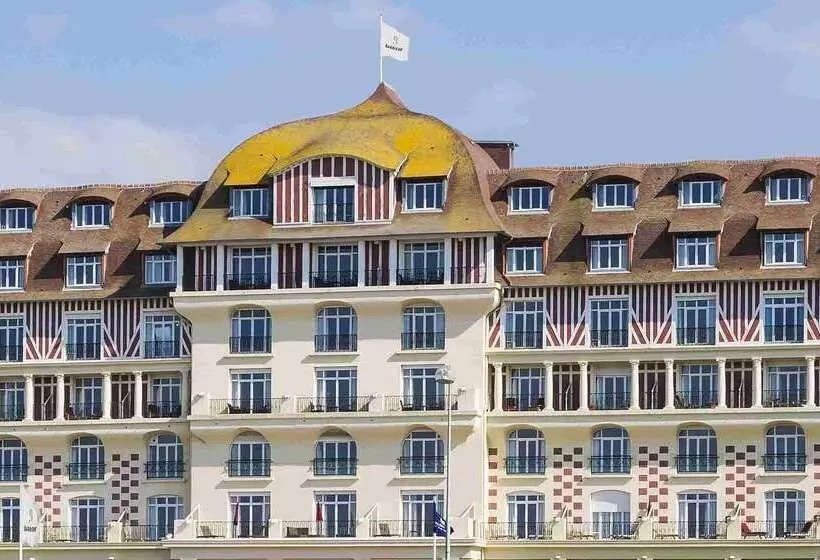 هتل Barriere Le Royal Deauville