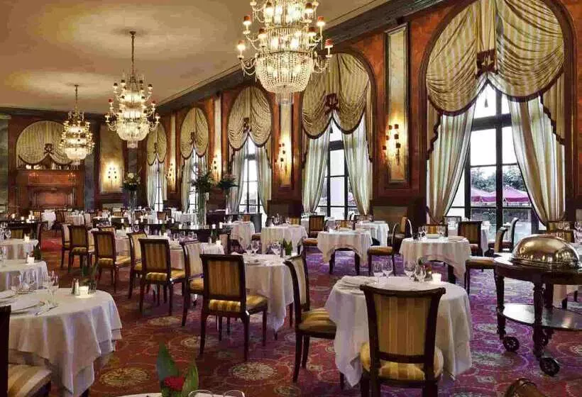 هتل Barriere Le Royal Deauville