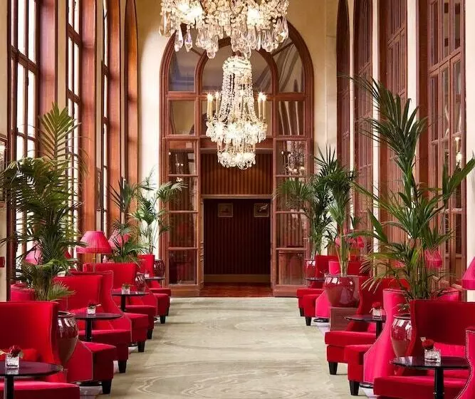 هتل Barriere Le Royal Deauville