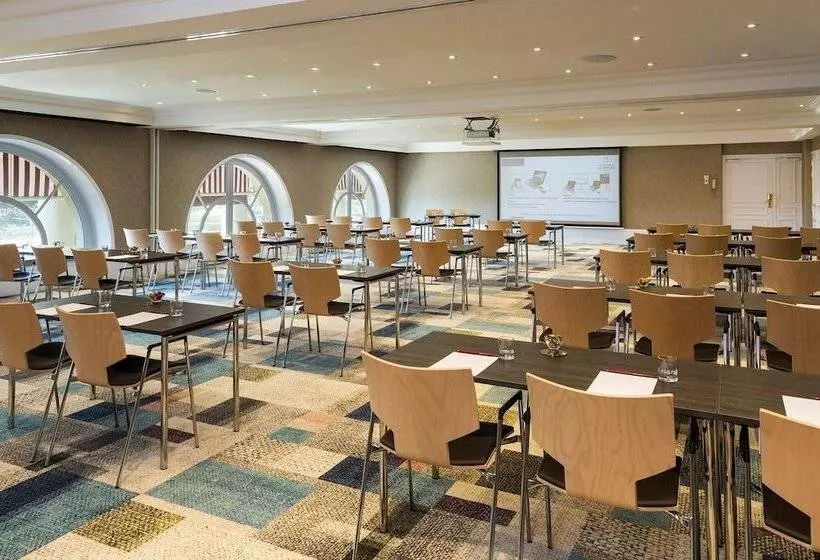 هتل Barriere Le Royal Deauville