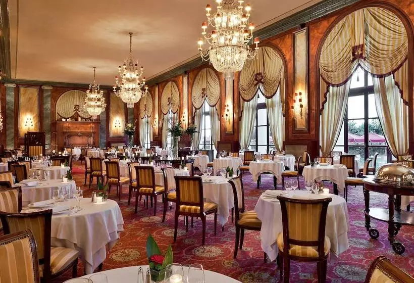 هتل Barriere Le Royal Deauville