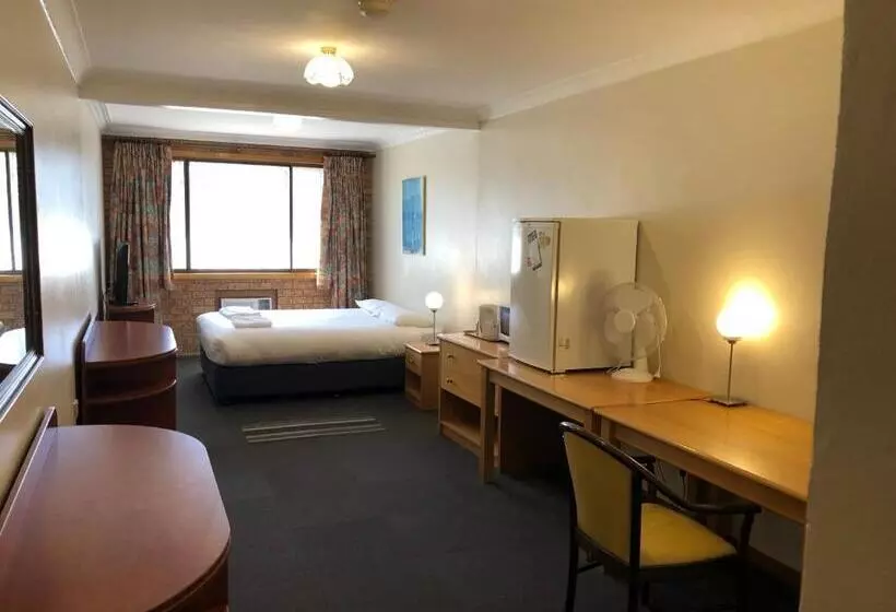 Otel Canberra Lyneham Motor Inn