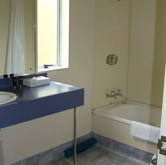 Fountain Court Motel