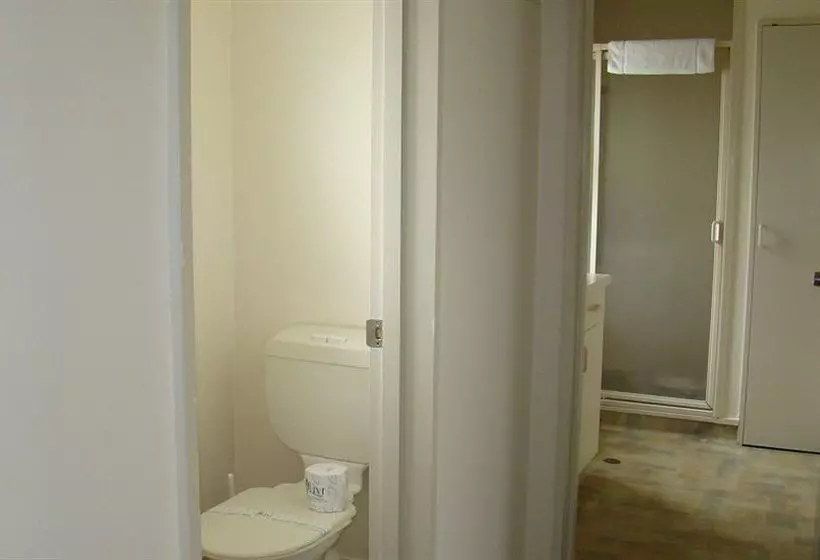 Fountain Court Motel