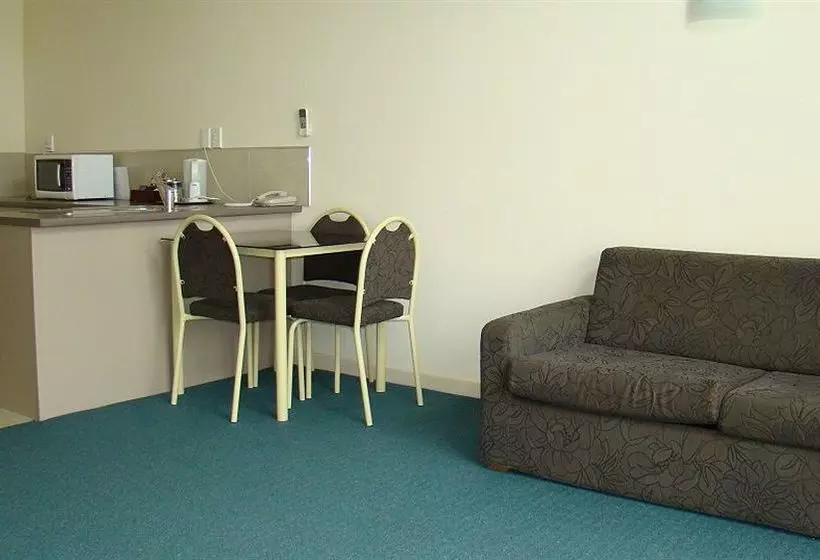 Fountain Court Motel