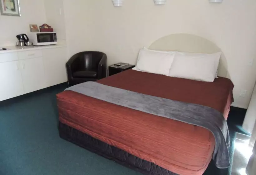 Fountain Court Motel