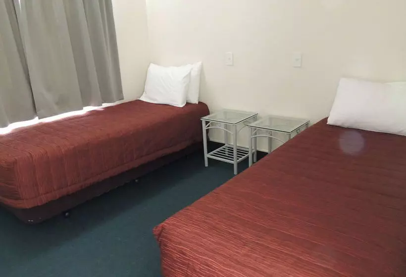 Fountain Court Motel