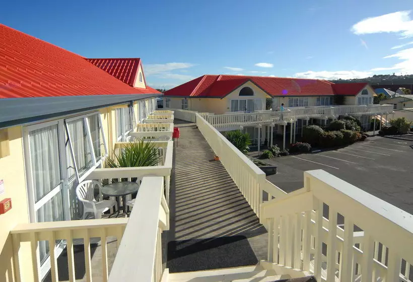 Fountain Court Motel