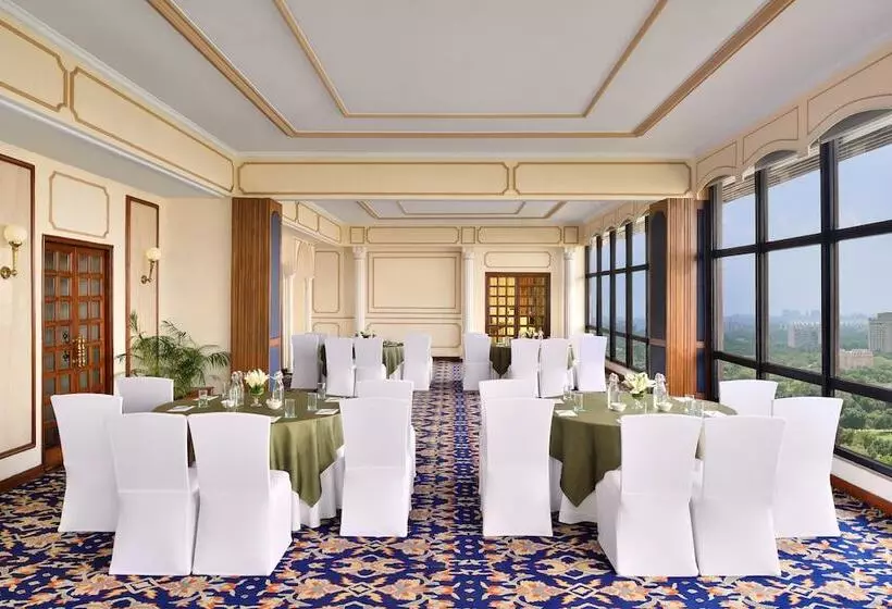 Отель Le Méridien New Delhi