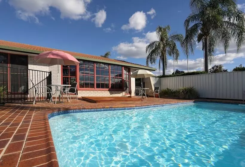 Hotel Tamworth Motor Inn & Cabins