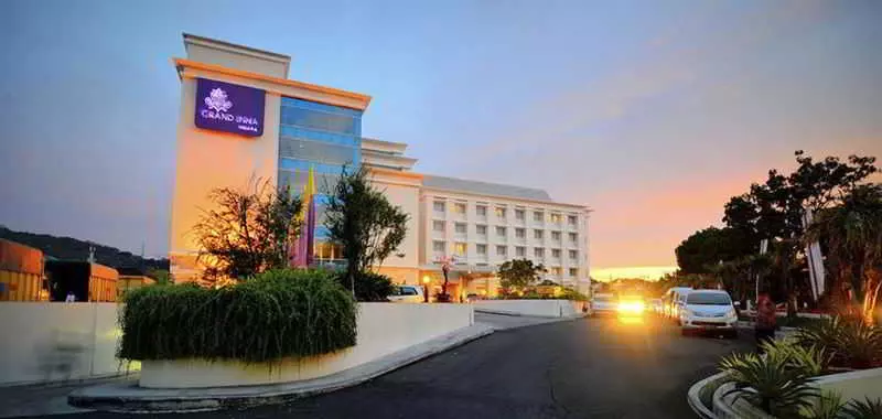 ホテル Truntum Padang