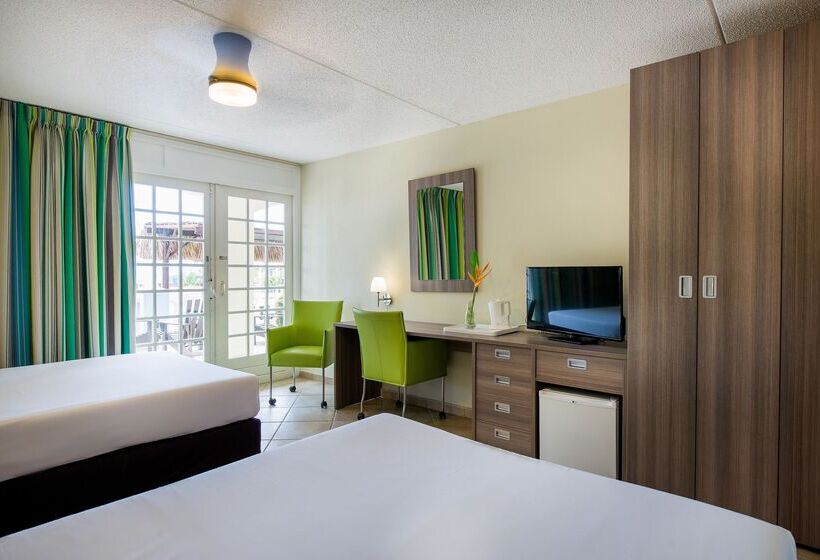 Lionsdive Beach Resort