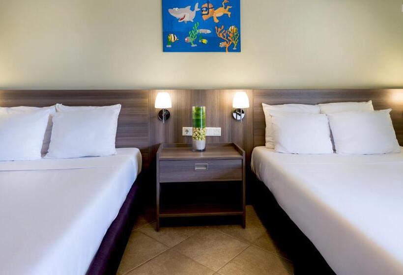 Lionsdive Beach Resort