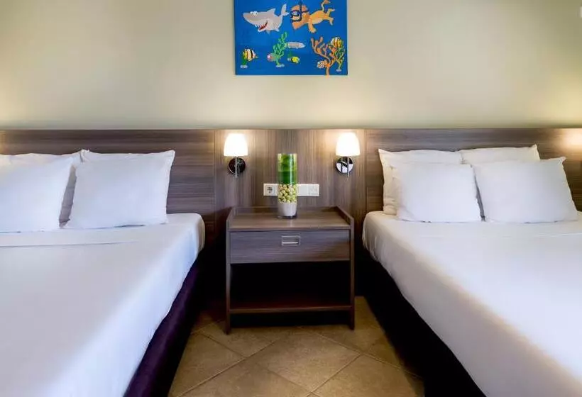 Lionsdive Beach Resort