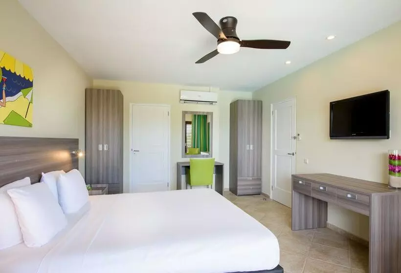 Lionsdive Beach Resort