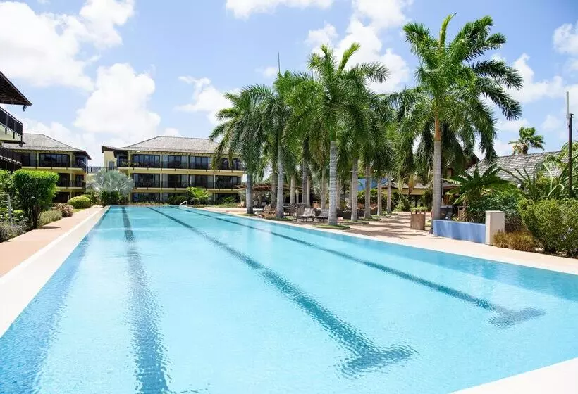 Lionsdive Beach Resort