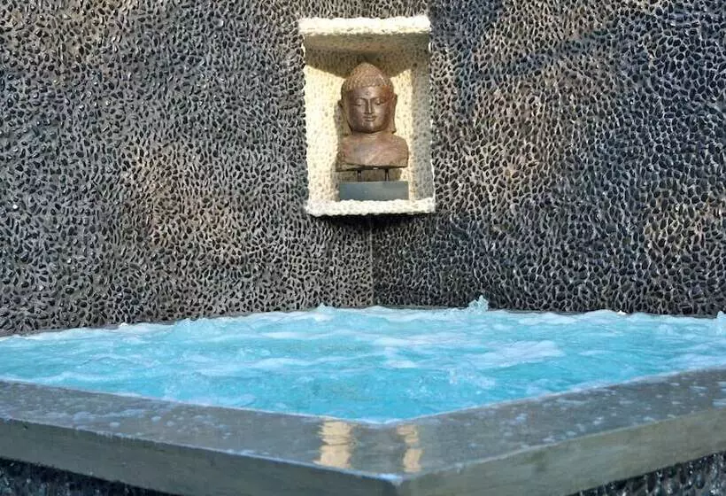 Riande Aeropuerto Hotel Casino