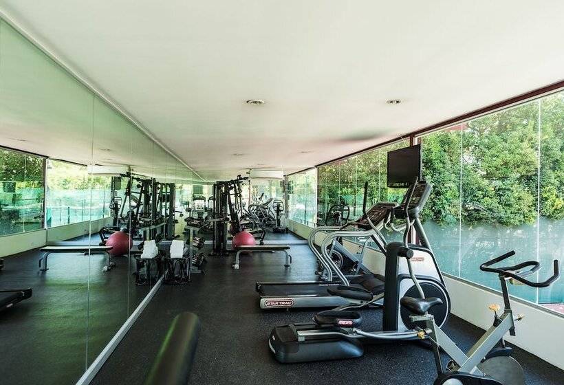 Riande Aeropuerto Hotel Casino