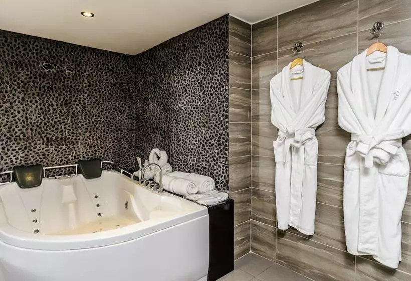 Riande Aeropuerto Hotel Casino