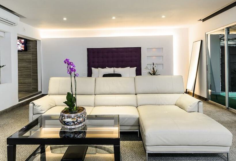 Riande Aeropuerto Hotel Casino