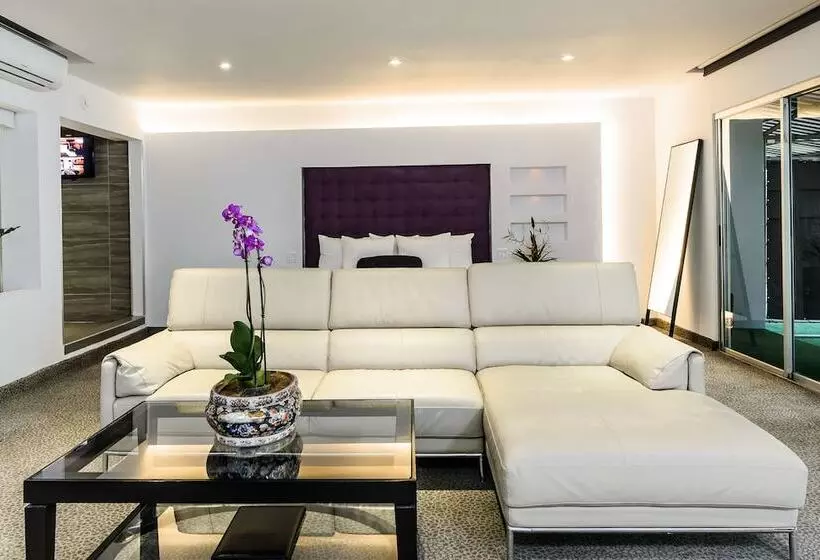 Riande Aeropuerto Hotel Casino