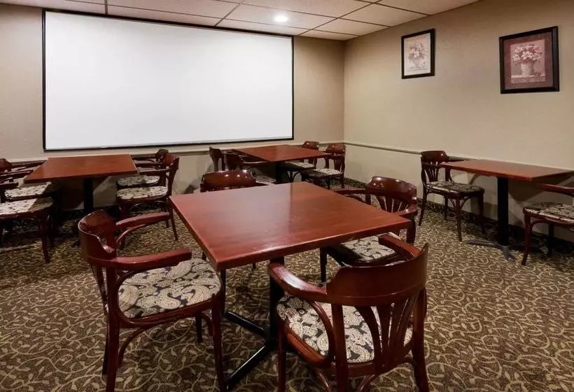 فندق Days Inn By Wyndham Batavia Darien Lake Theme Park