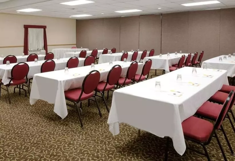 فندق Days Inn By Wyndham Batavia Darien Lake Theme Park