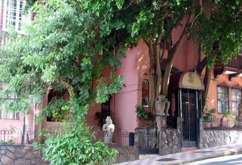 ホテル Hemingway Inn