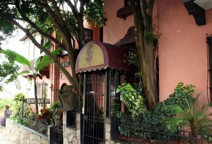 ホテル Hemingway Inn