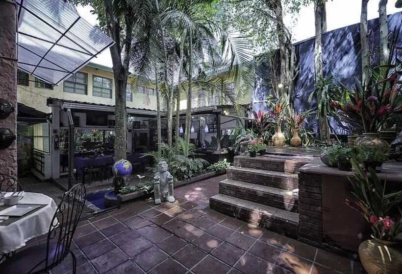 ホテル Hemingway Inn