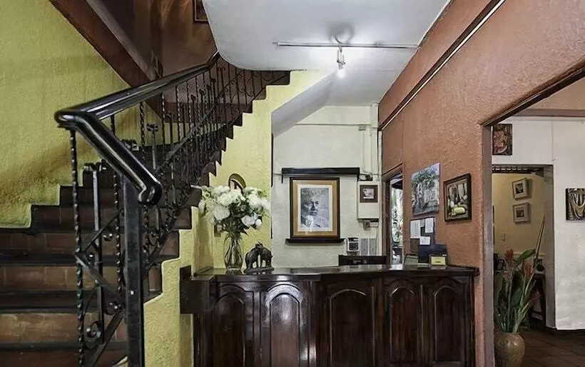 ホテル Hemingway Inn