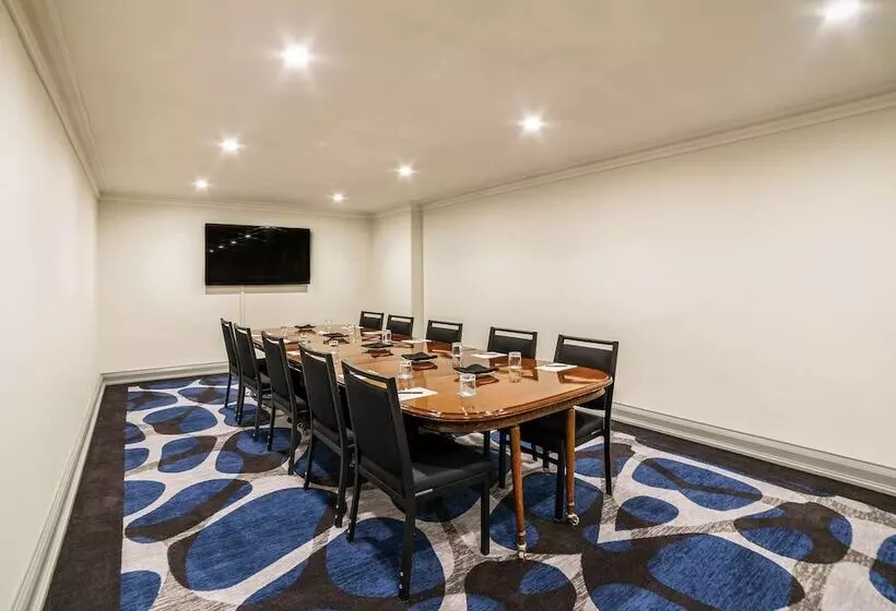 בית מלון כפרי Pullman Cairns International