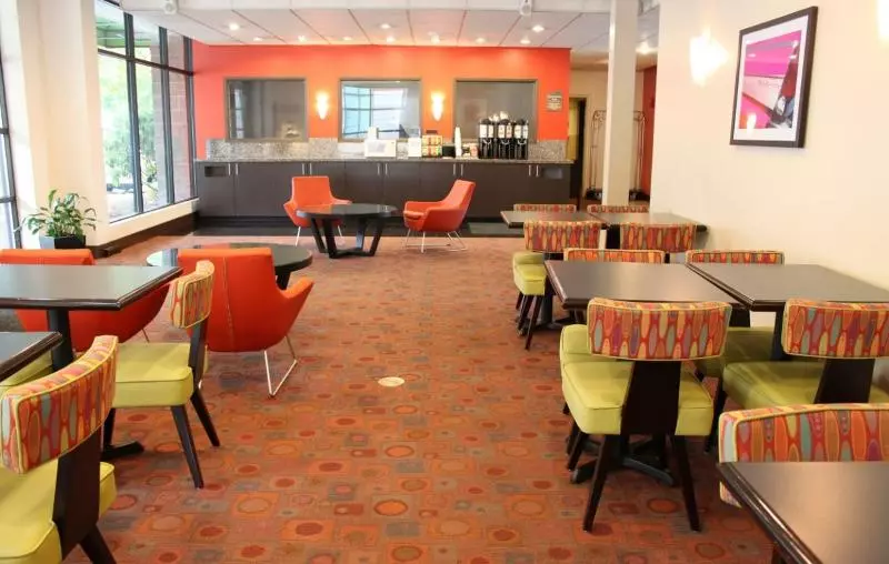 Hotel Staypineapple, University Inn, University District Seattle