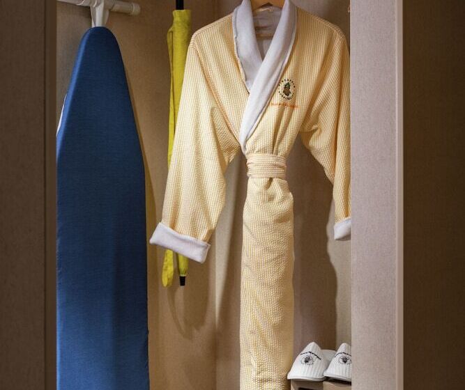 هتل Staypineapple, University Inn, University District Seattle