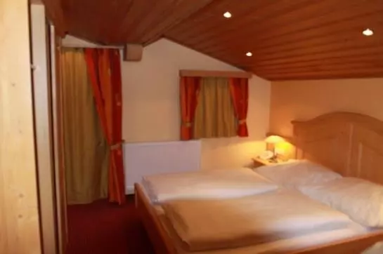 Отель Sunny Traublingerhof