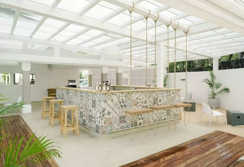 Hotel Tropical Attitude