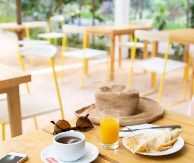 Hotel Tropical Attitude