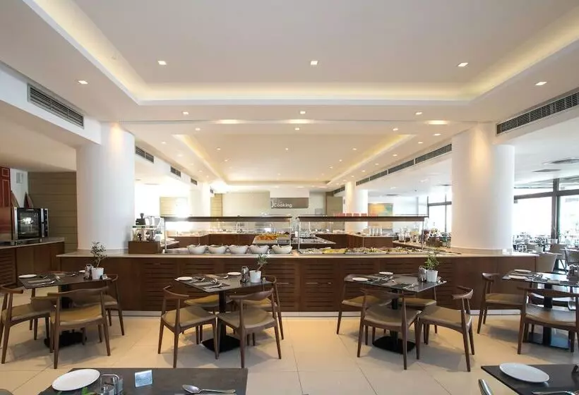 هتل Crystal Springs Beach