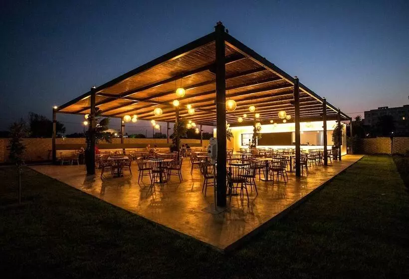 هتل Crystal Springs Beach