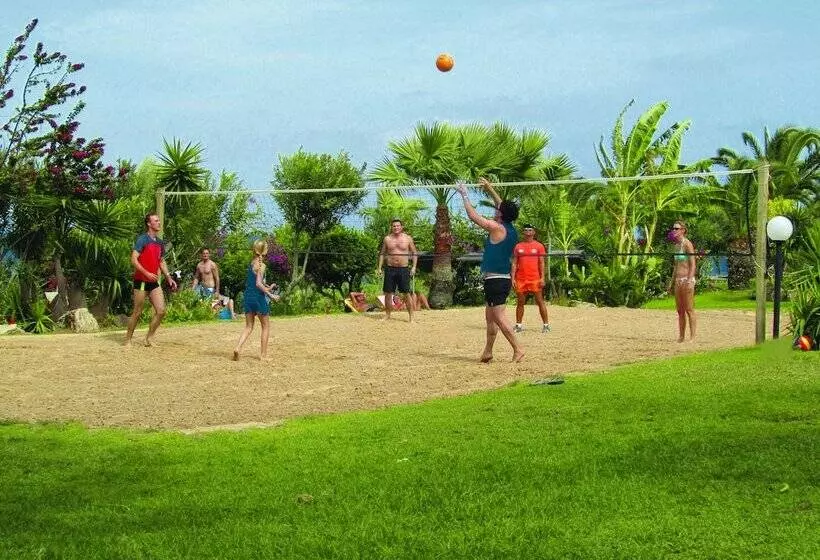 هتل Crystal Springs Beach